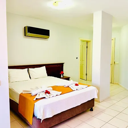Anfora Hotell 3*